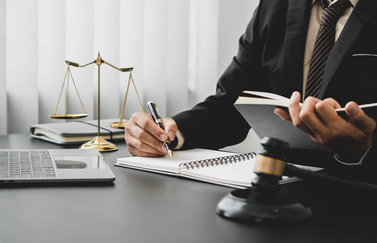 Criminal Defense Attorney in Dearborn Protecting Your Rights from Start to Finish