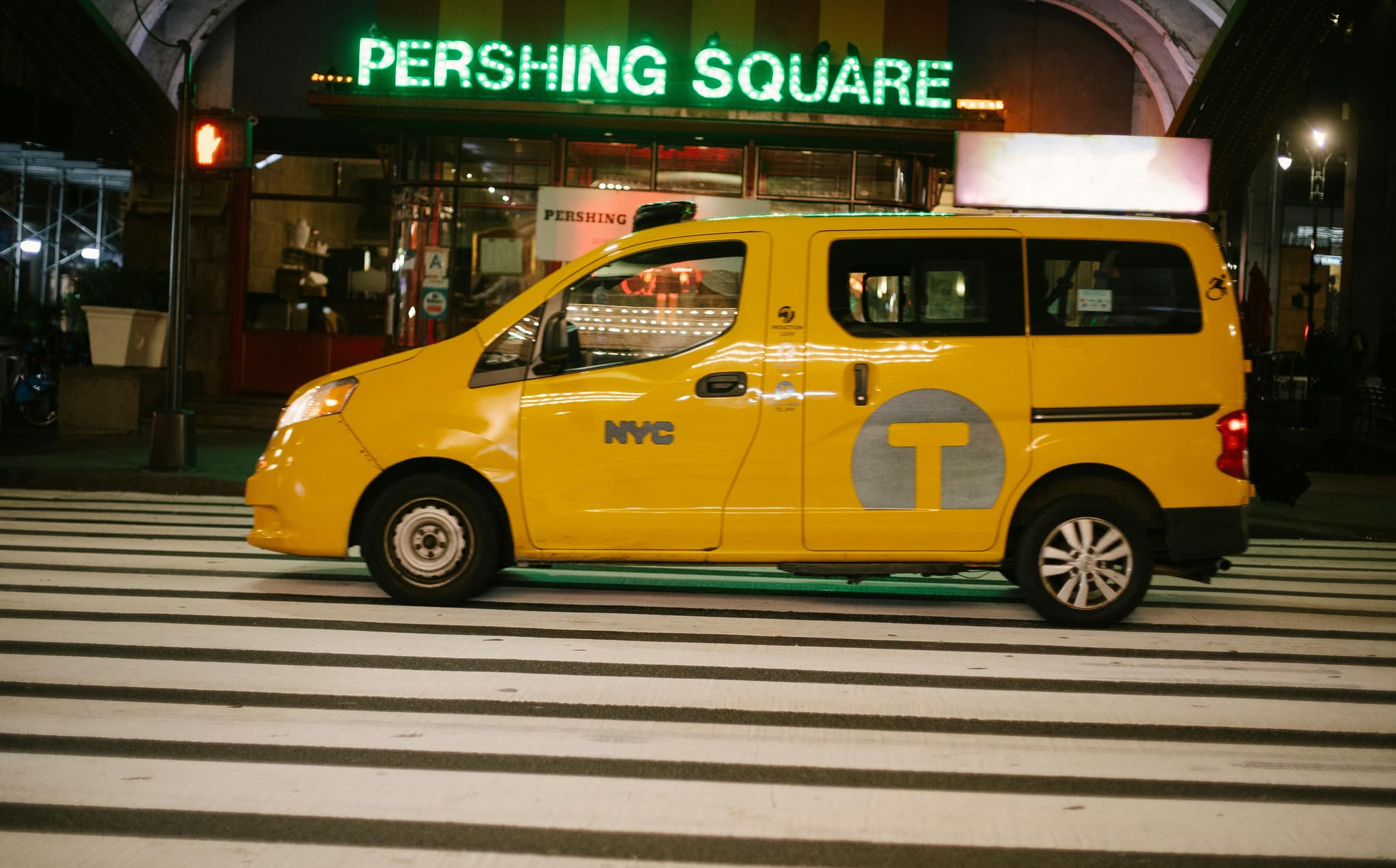 Affordable Cabs in Esher – Book Your Ride 24/7