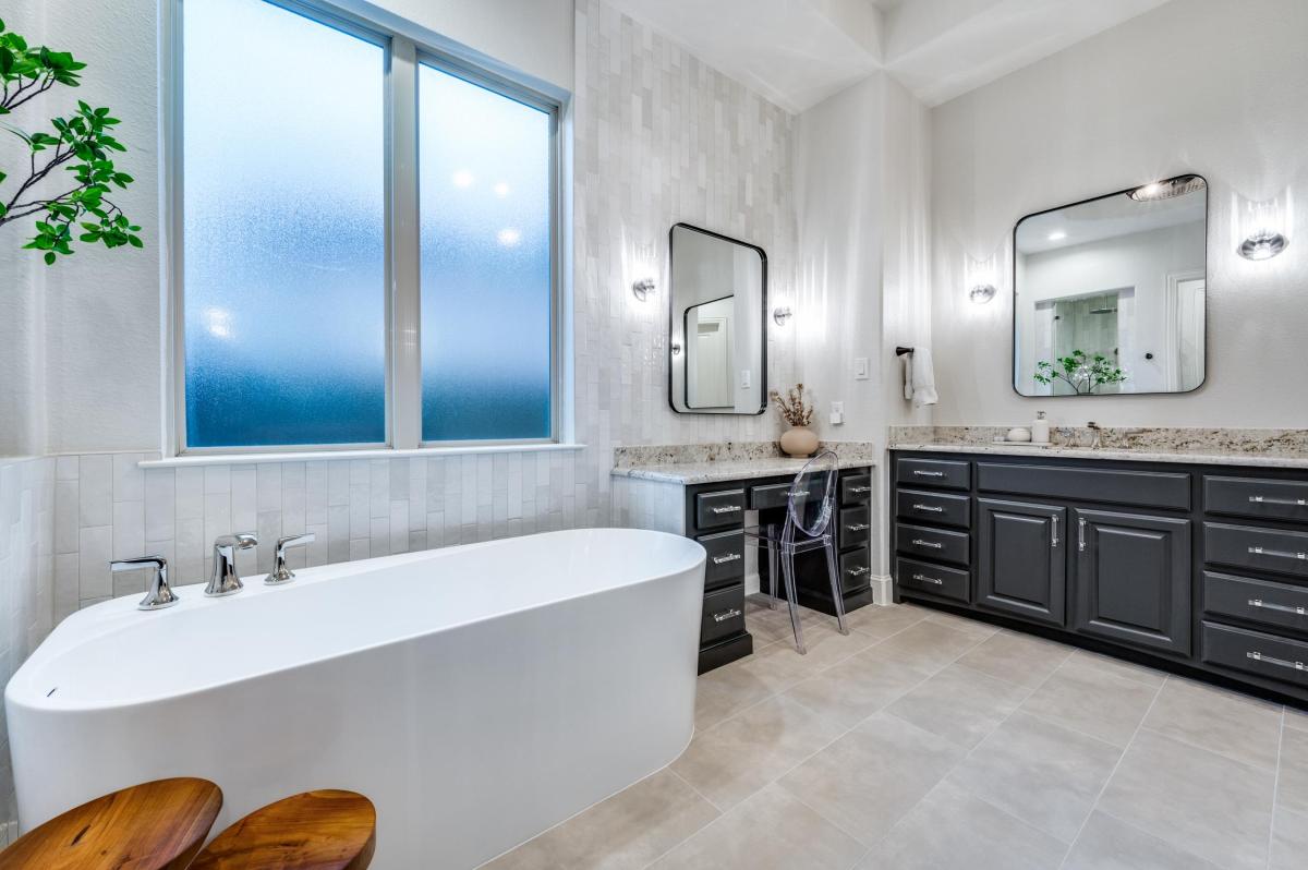 Custom bathroom remodel Potomac MD – Luxury Renovations Designed to Fit Your Home