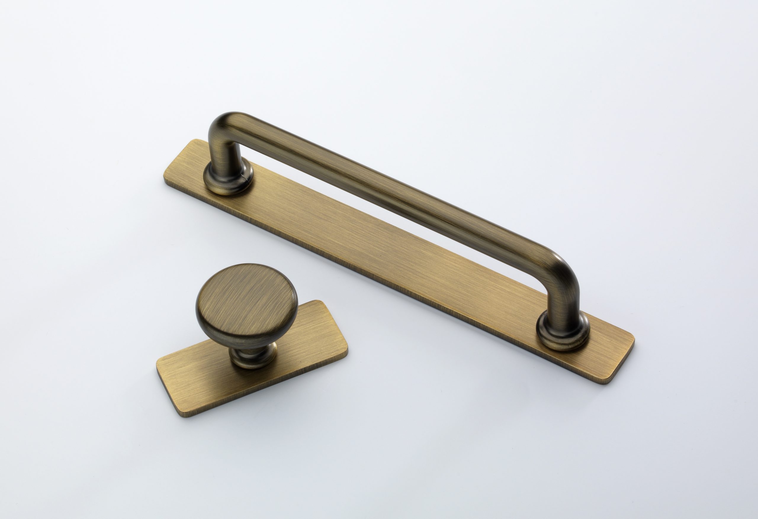 Free UK Delivery on Stylish Door Knobs from Door Handle Company