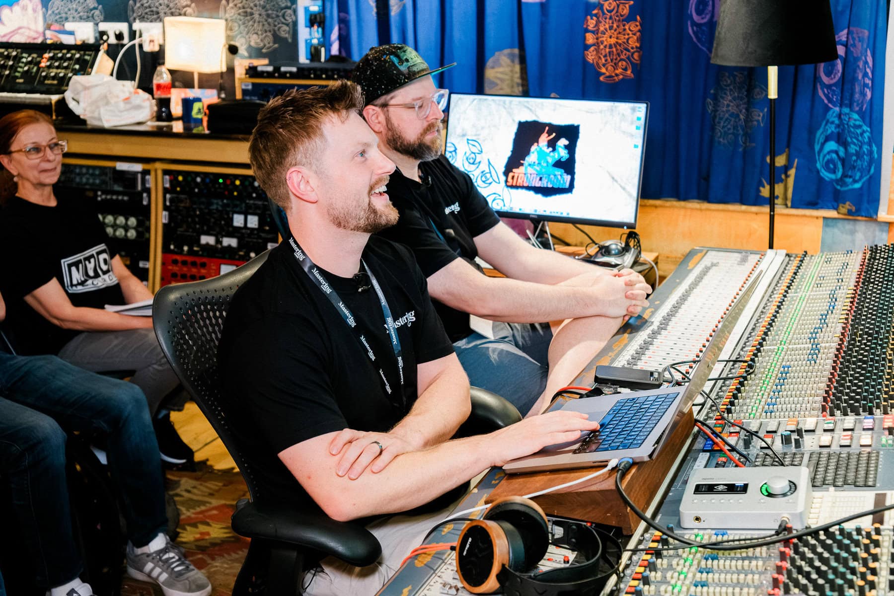 Online Mastering Services for Professional Music Releases