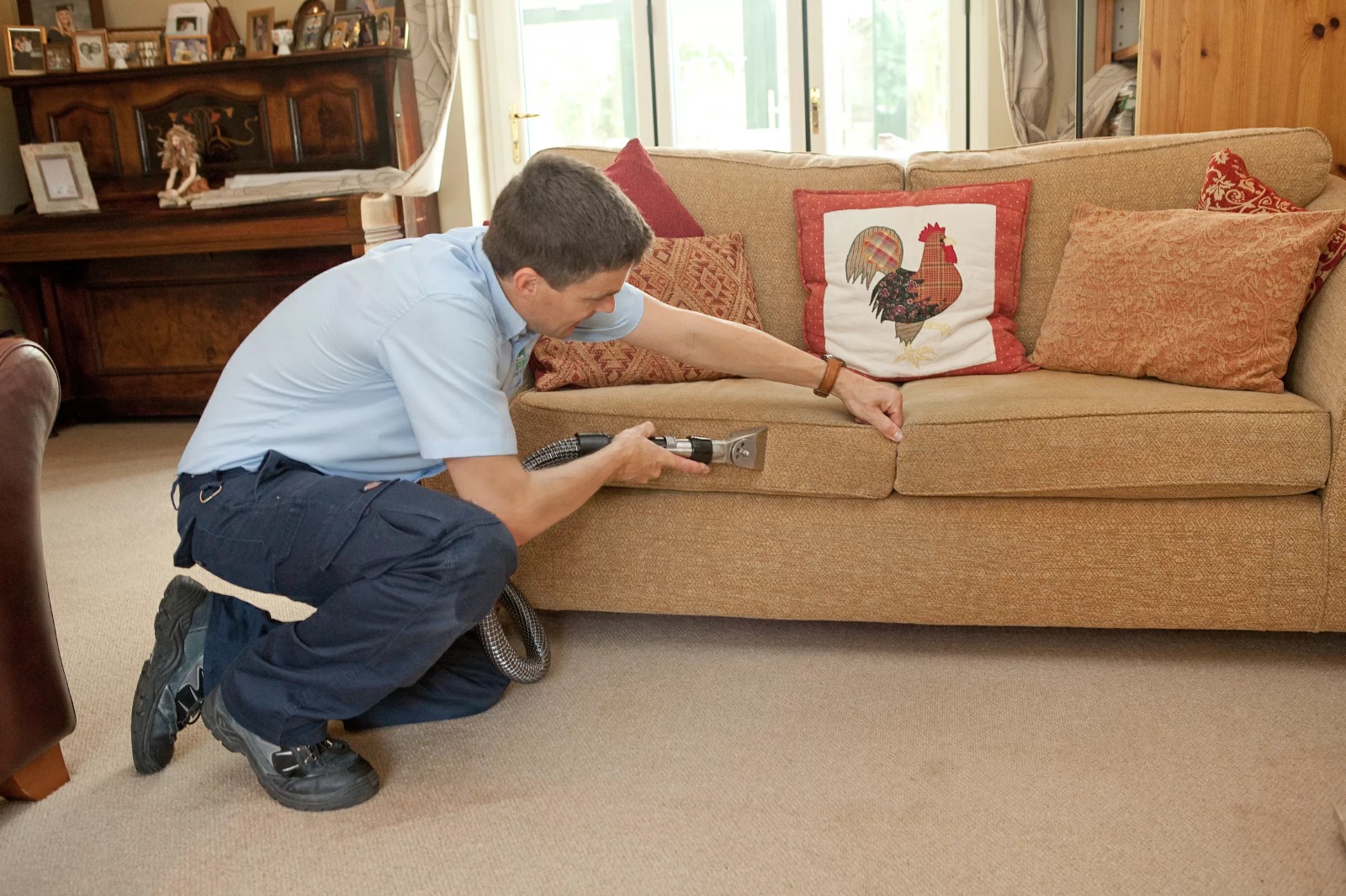 Sofa Cleaning Dubai Professionals – Deep Steam &amp; Shampoo Treatment