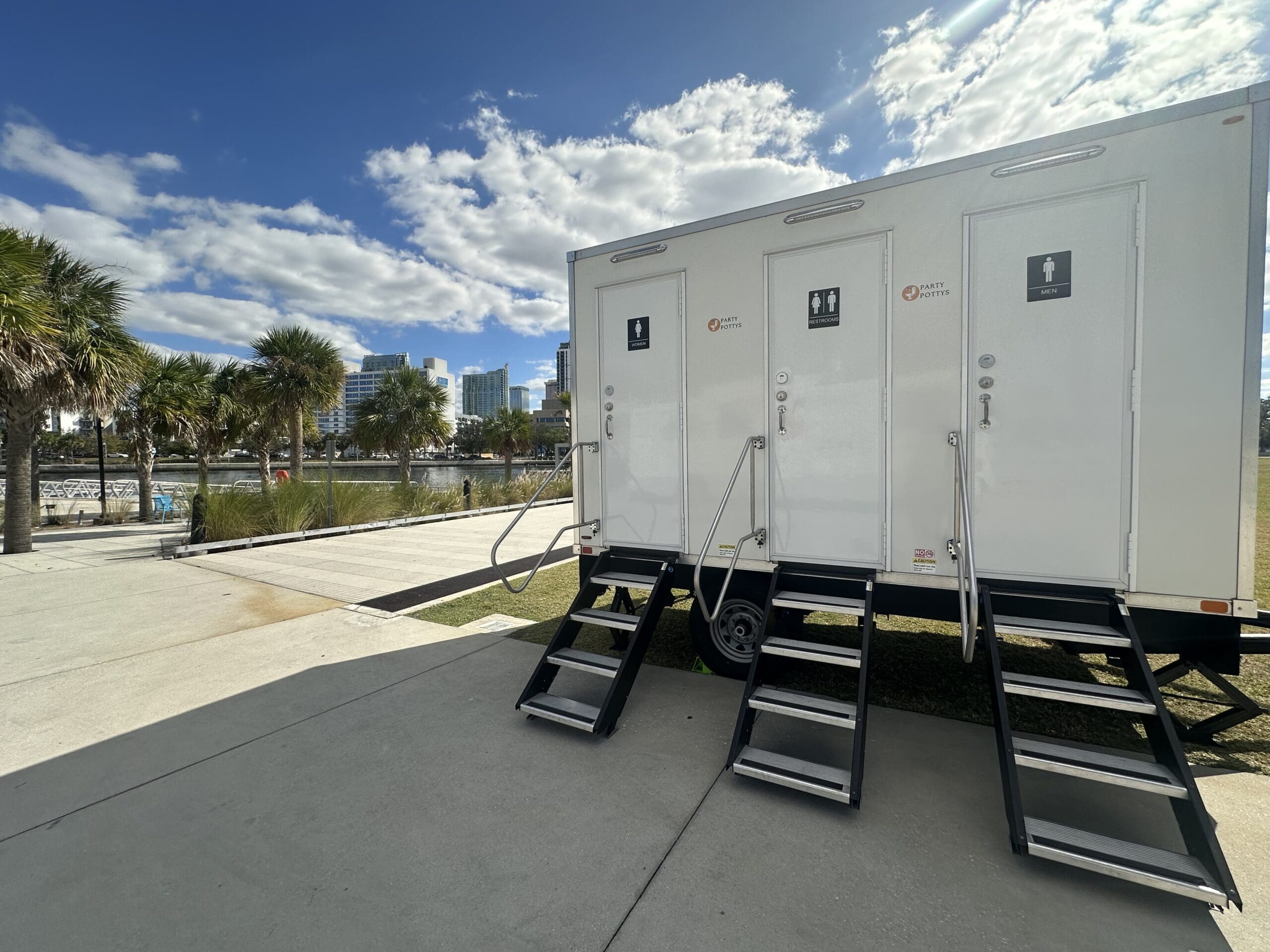 Rent a Dump Trailer in Hudson – Reliable &amp; Budget-Friendly