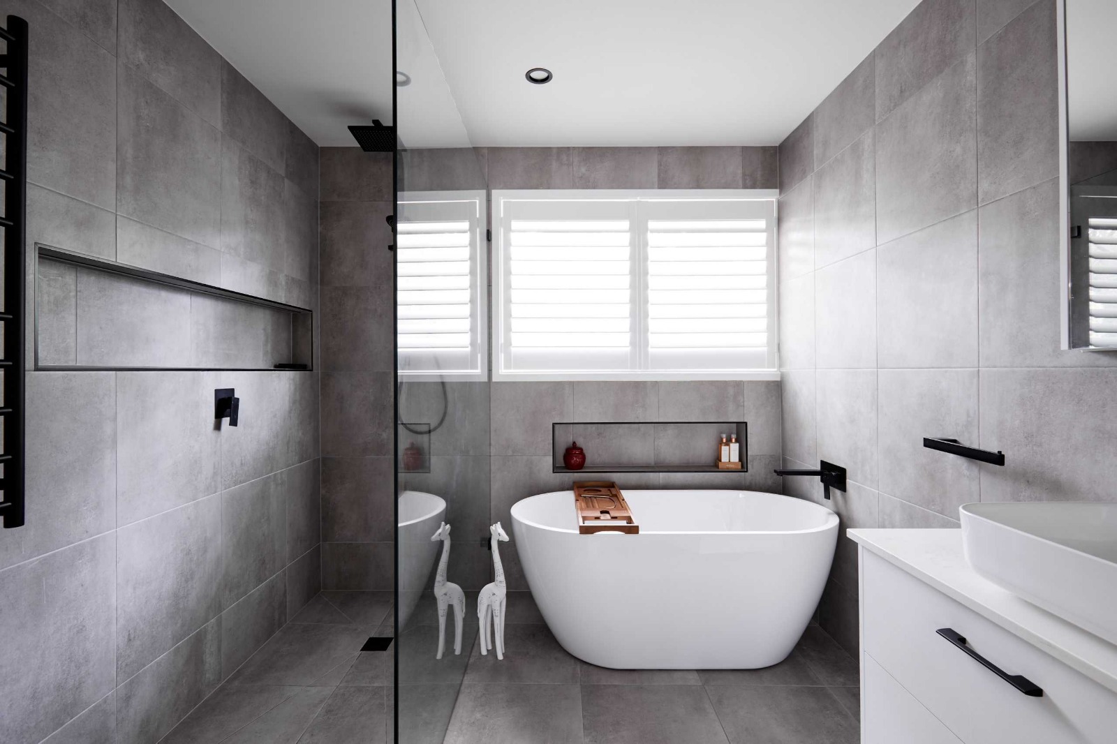 Elegant Showers for Modern and Stylish Bathrooms