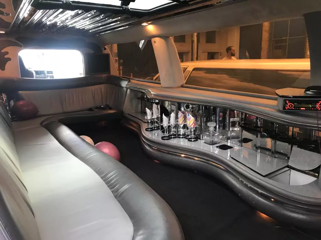 Premium Limo Vancouver to Seattle for Business Travel