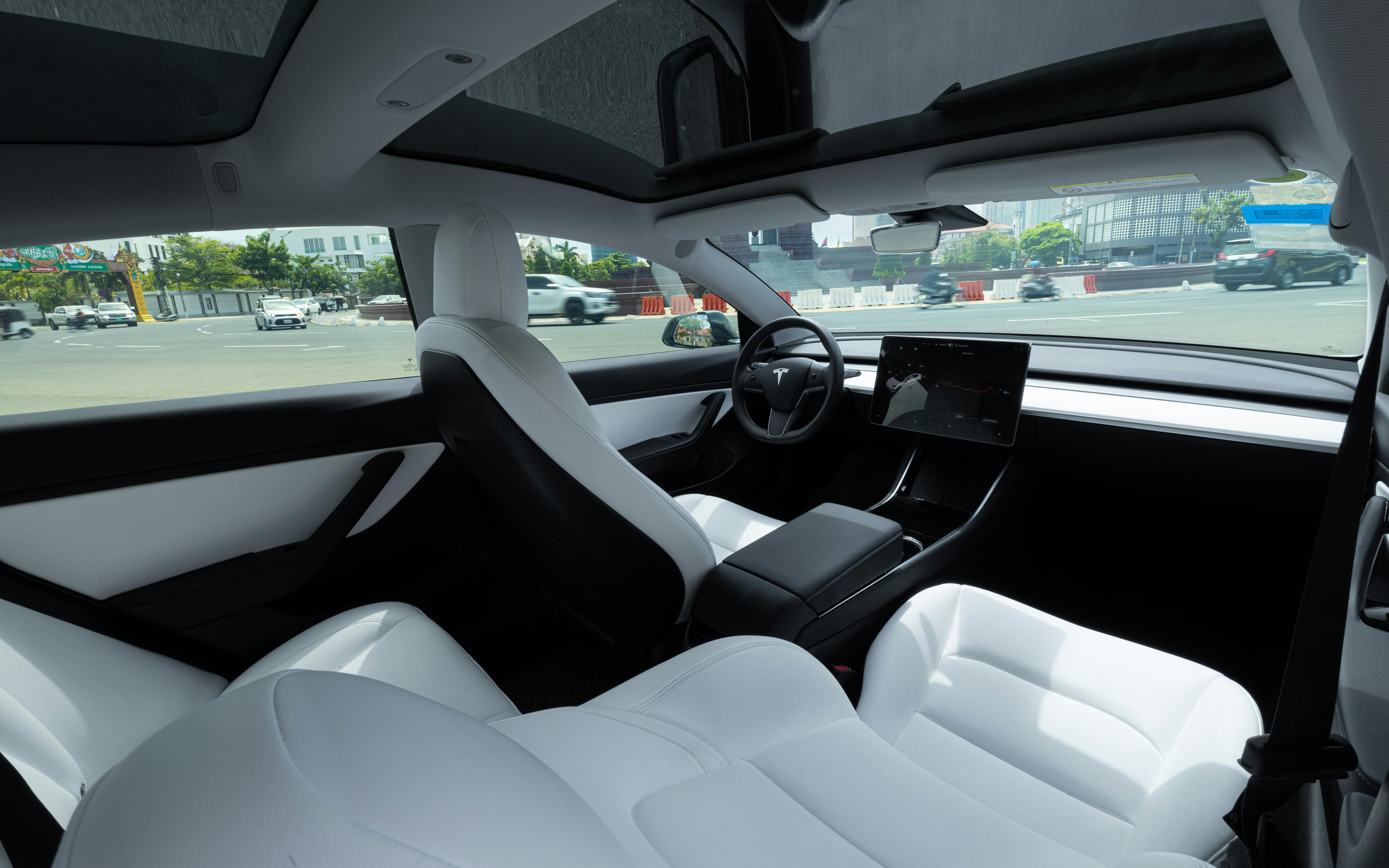 Elevate Your Ride: Discover the Best Airport Limo Vancouver Experience